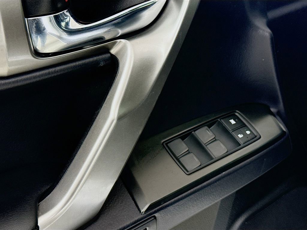 Used 2022 Lexus GX 460 Premium w/ Accessory Package image 19