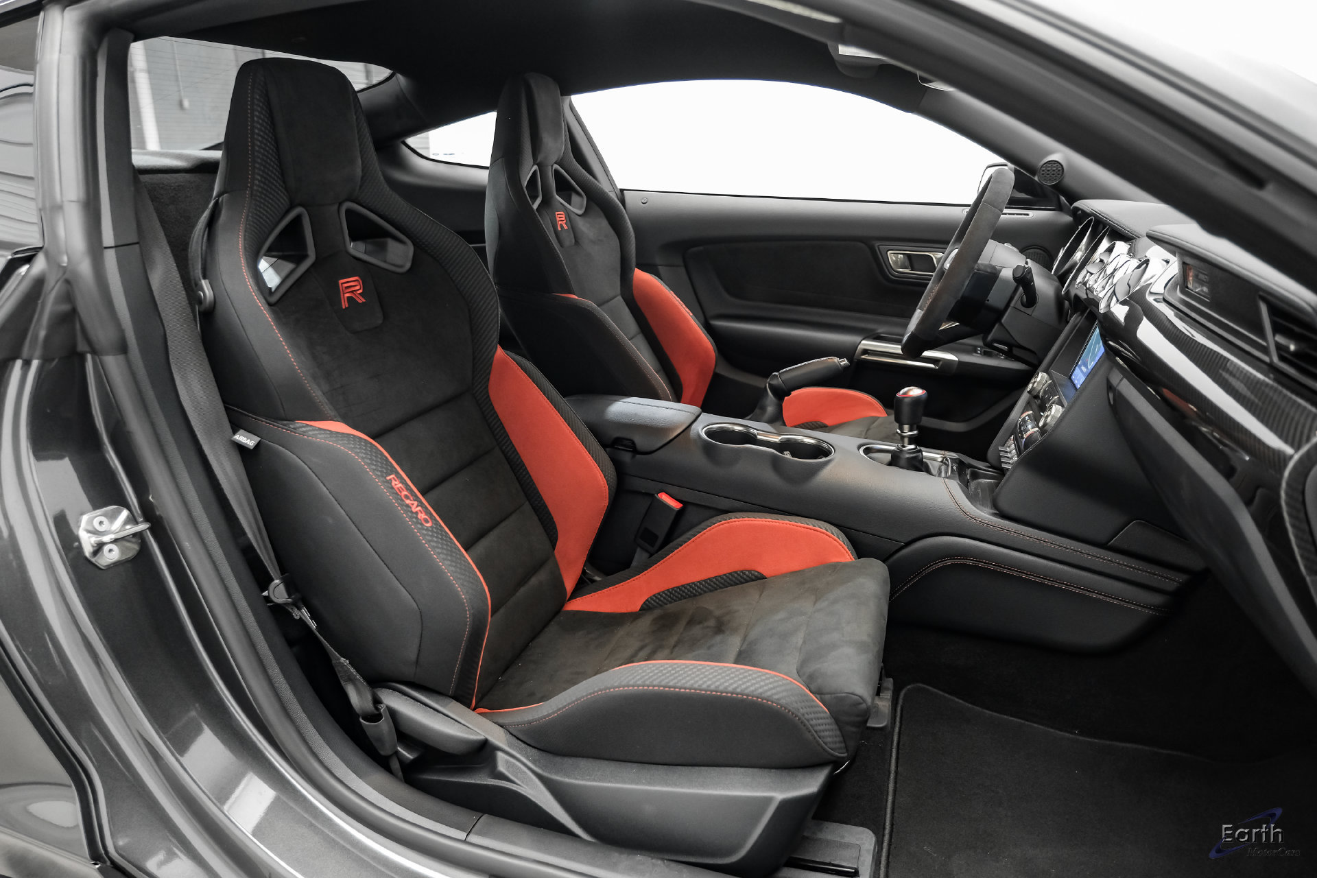 Used 2020 Ford Mustang Shelby GT350R w/ GT350R Equipment Group 920A RWD image 50