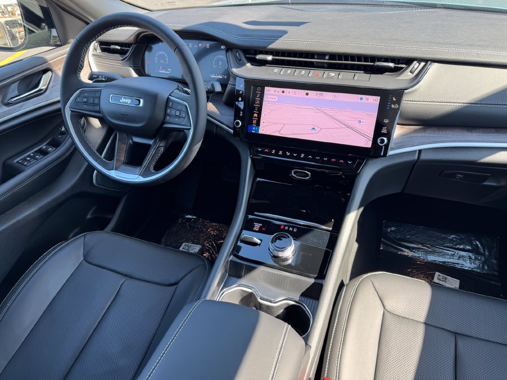 New 2027 Jeep Grand Cherokee Limited AWD/4WD image 11