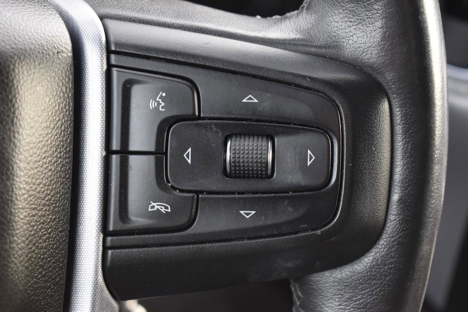 Used 2020 GMC Sierra 1500 SLE w/ Fleet Comfort Package image 8