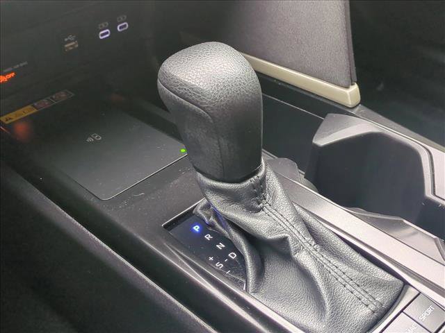 Used 2025 Toyota Camry LE image 12