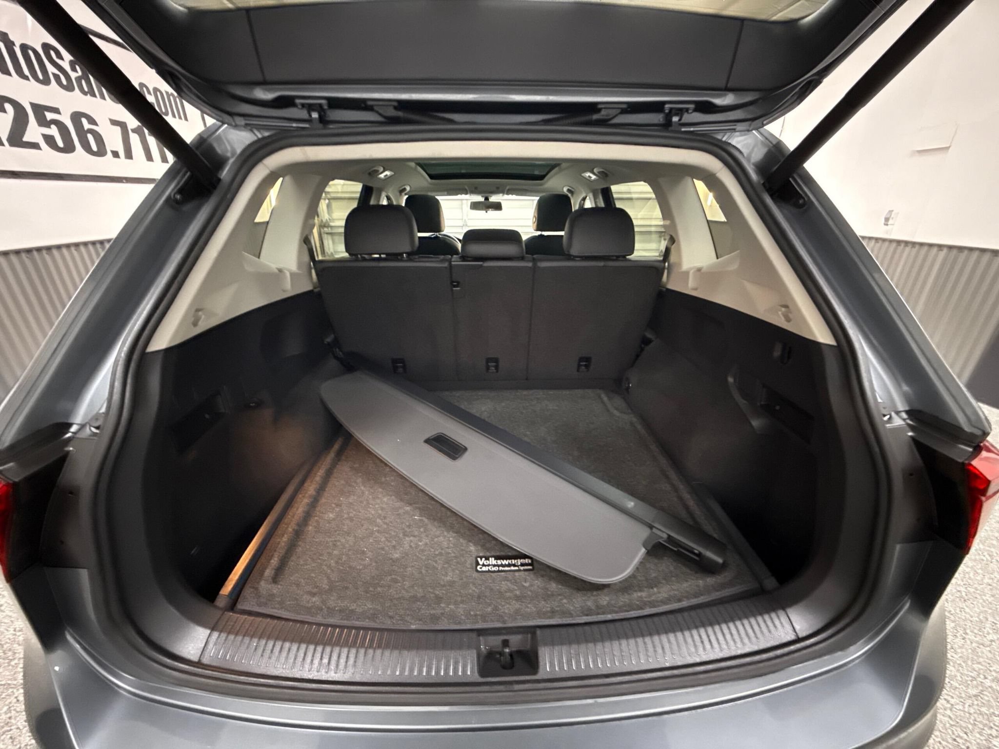 Used 2019 Volkswagen Tiguan SEL AWD/4WD image 9