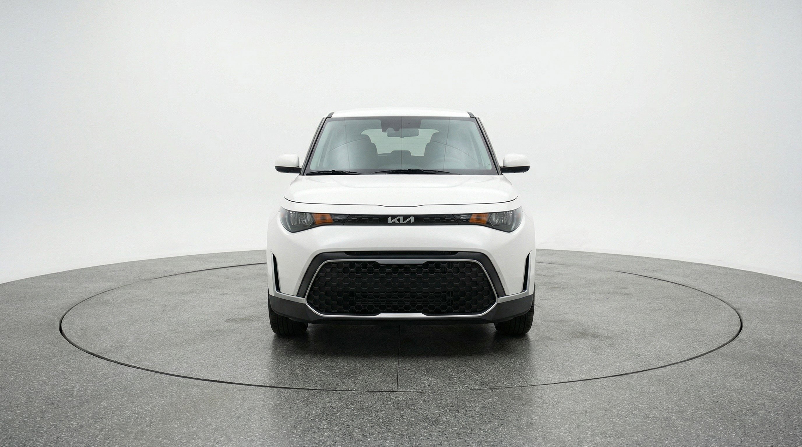 Used 2025 Kia Soul LX w/ LX Technology Package image 2