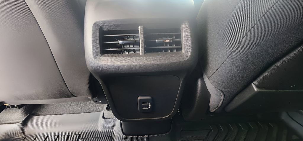 Used 2024 GMC Terrain SLE image 18