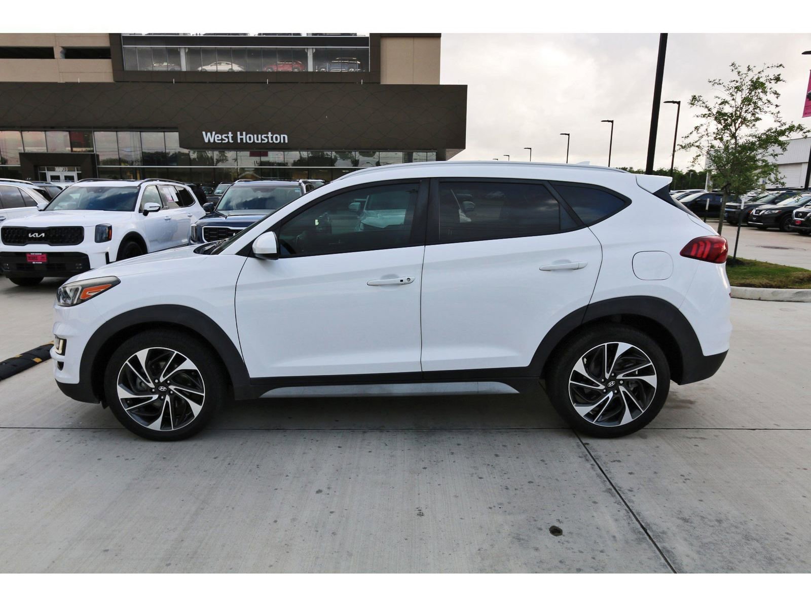 Used 2019 Hyundai Tucson Sport w/ Cargo Package FWD image 5