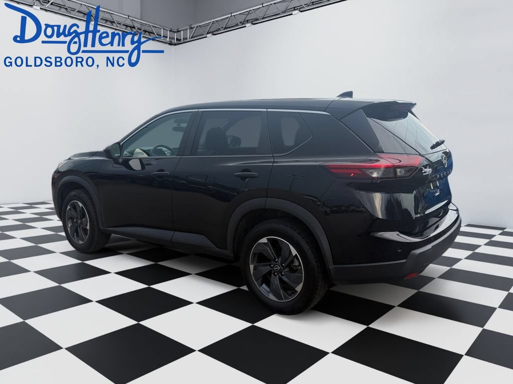 Used 2025 Nissan Rogue SV FWD image 3