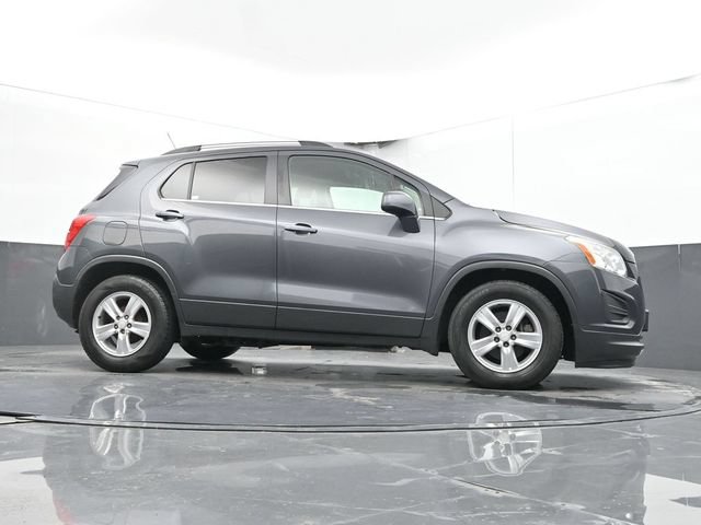 Used 2016 Chevrolet Trax LT w/ LT Sun and Sound Package FWD image 43