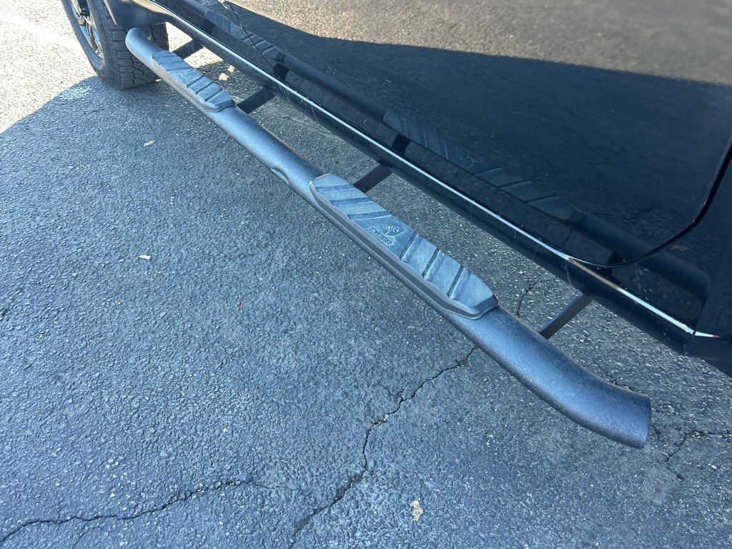 Used 2024 GMC Sierra 2500 AT4 image 14