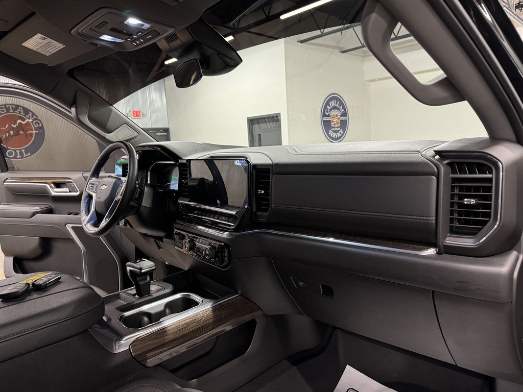 Used 2025 Chevrolet Silverado 1500 LT w/ Safety Package AWD/4WD image 39