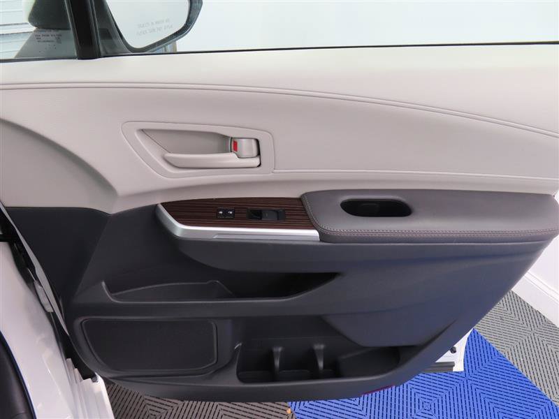 Used 2023 Toyota Sienna LE AWD/4WD image 32