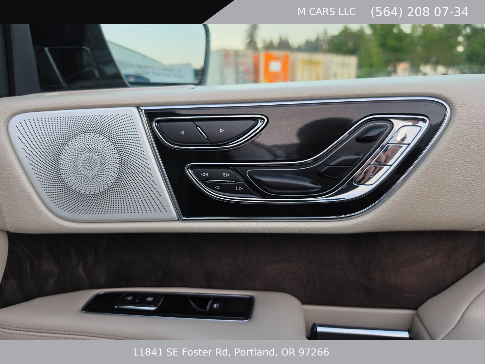 Used 2018 Lincoln Navigator L Reserve w/ Technology Package AWD/4WD image 18