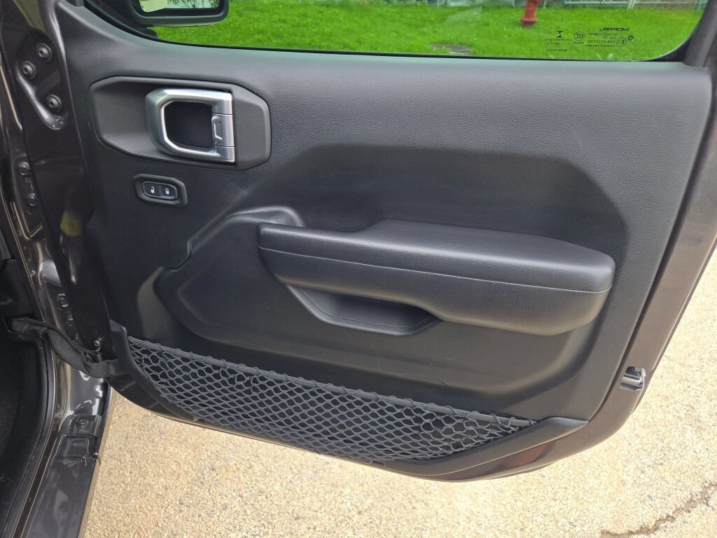 Used 2020 Jeep Wrangler Sport AWD/4WD image 7