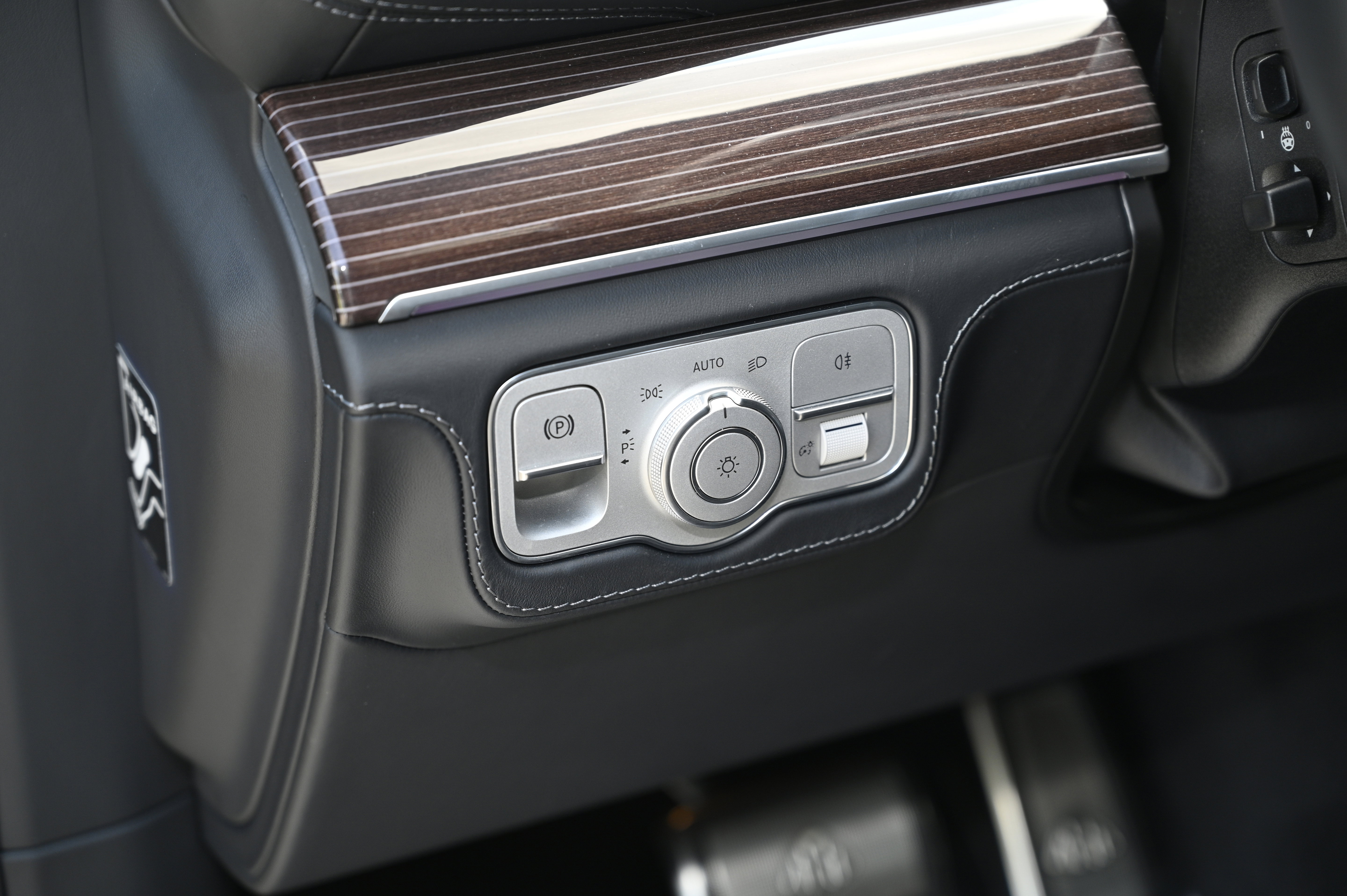 Used 2023 Mercedes-Benz Maybach GLS 600 4MATIC image 21