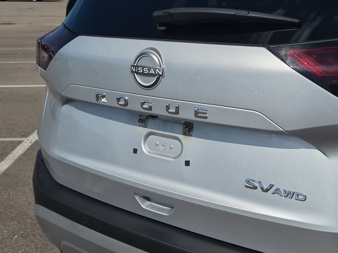 Used 2023 Nissan Rogue SV AWD/4WD image 12
