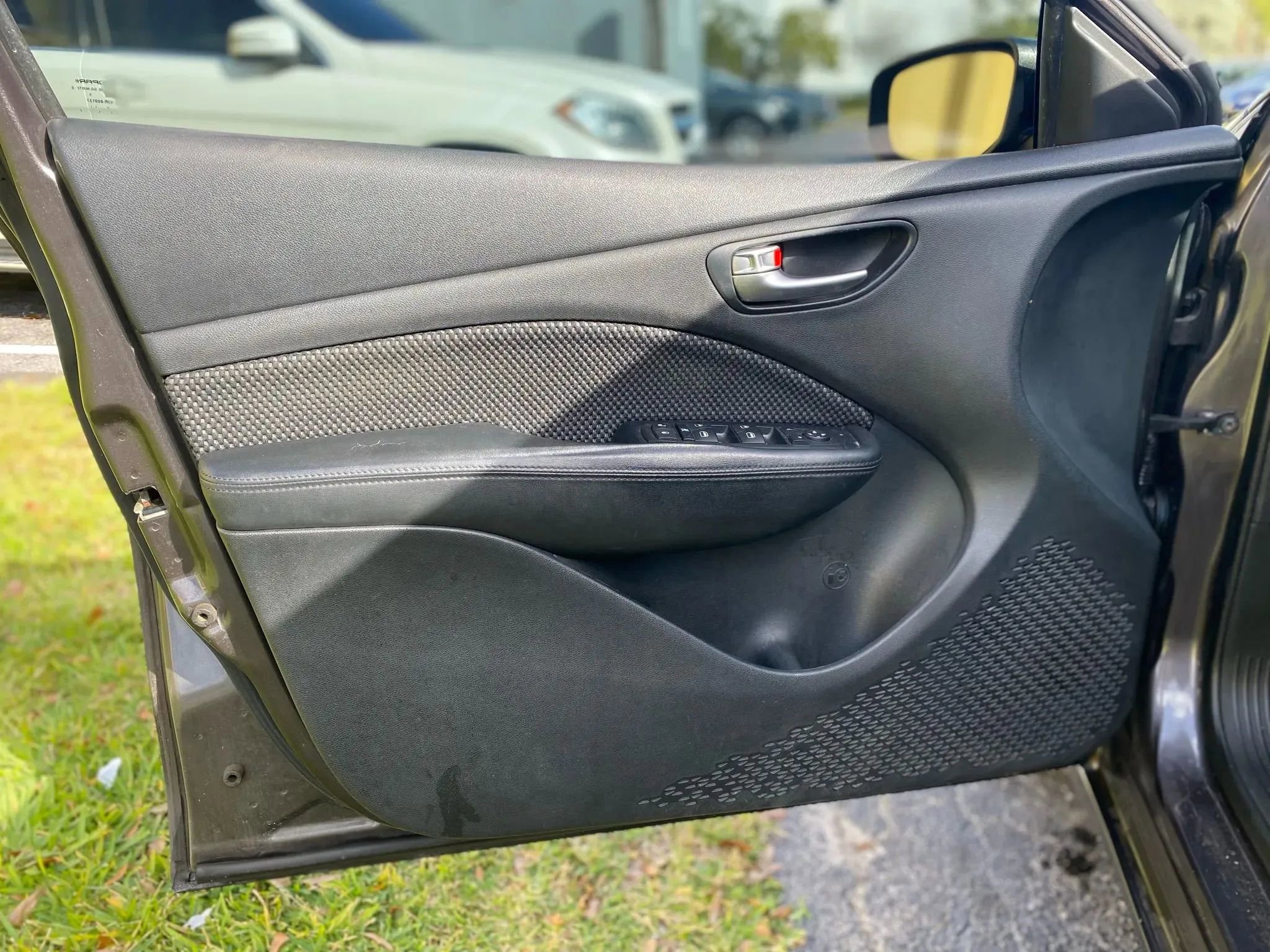 Used 2015 Dodge Dart SXT image 30