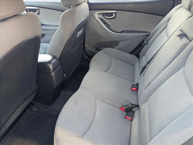 Used 2016 Hyundai Elantra SE image 16