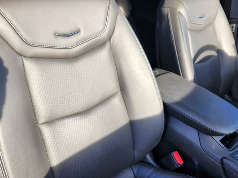 Used 2025 Cadillac XT6 Premium Luxury image 18