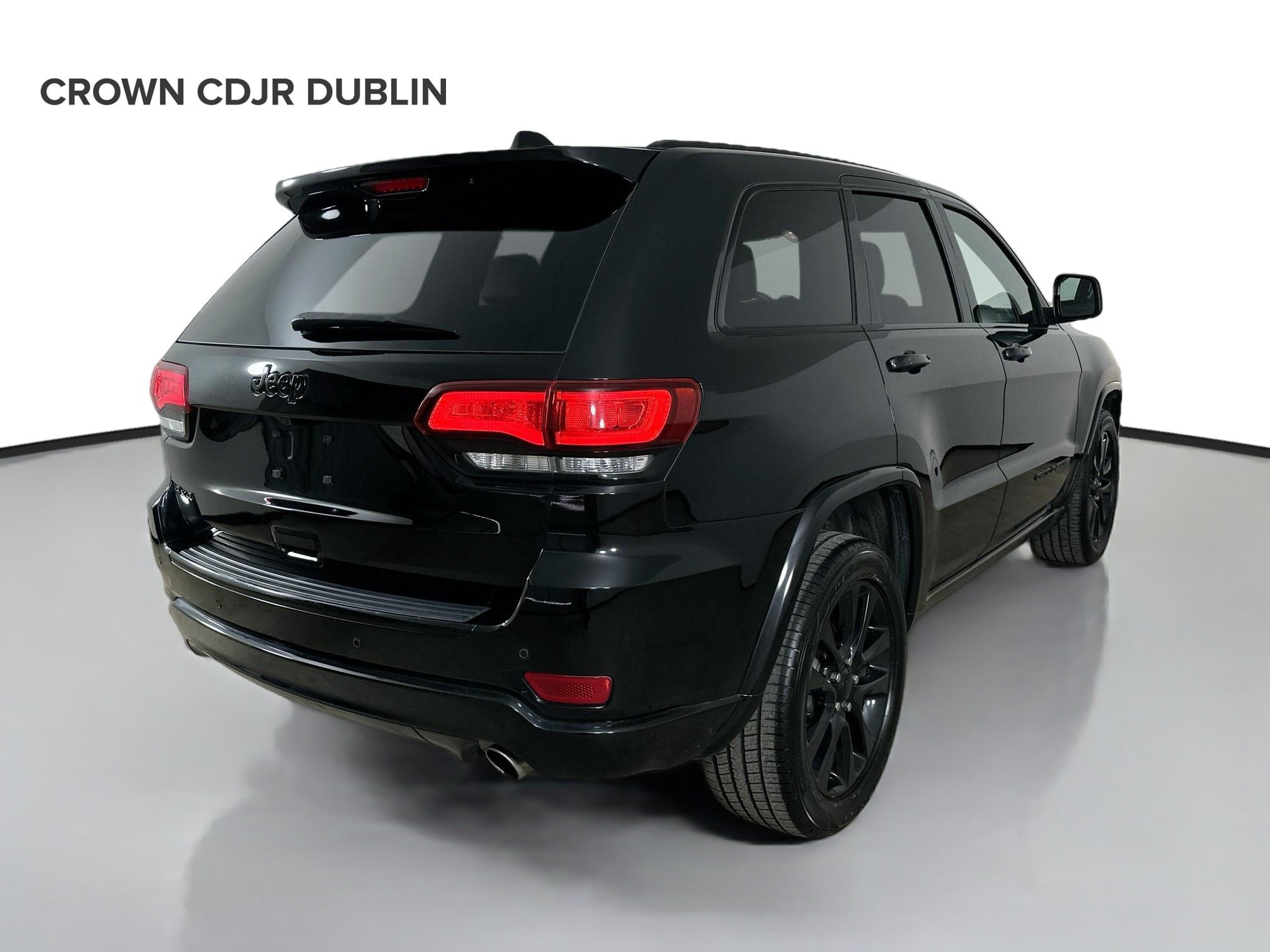 Used 2018 Jeep Grand Cherokee Altitude AWD/4WD image 5