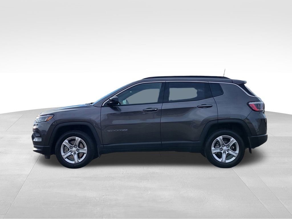 Used 2023 Jeep Compass Latitude image 4