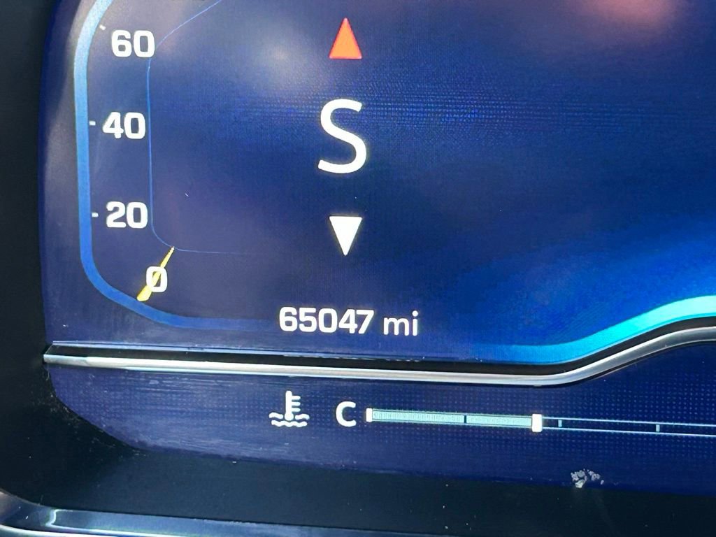 Used 2022 Chevrolet Suburban LT w/ Max Trailering Package image 19