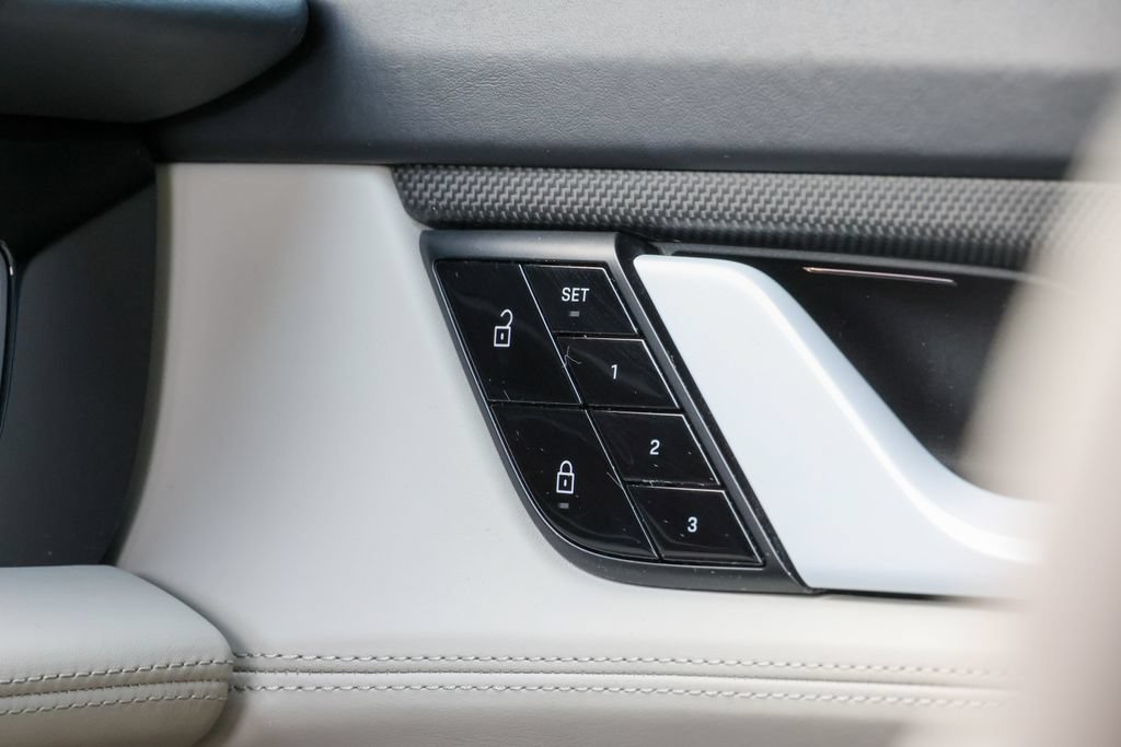 Certified 2021 Porsche Taycan AWD/4WD image 44