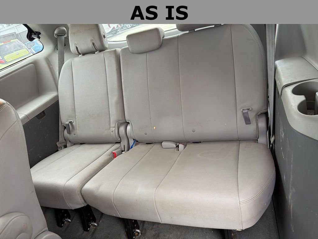 Used 2015 Toyota Sienna XLE Premium image 9