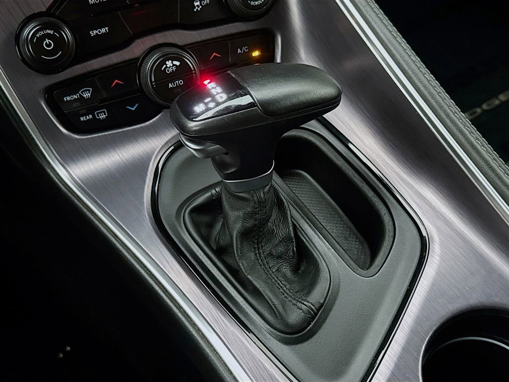 Used 2017 Dodge Challenger SXT RWD image 18