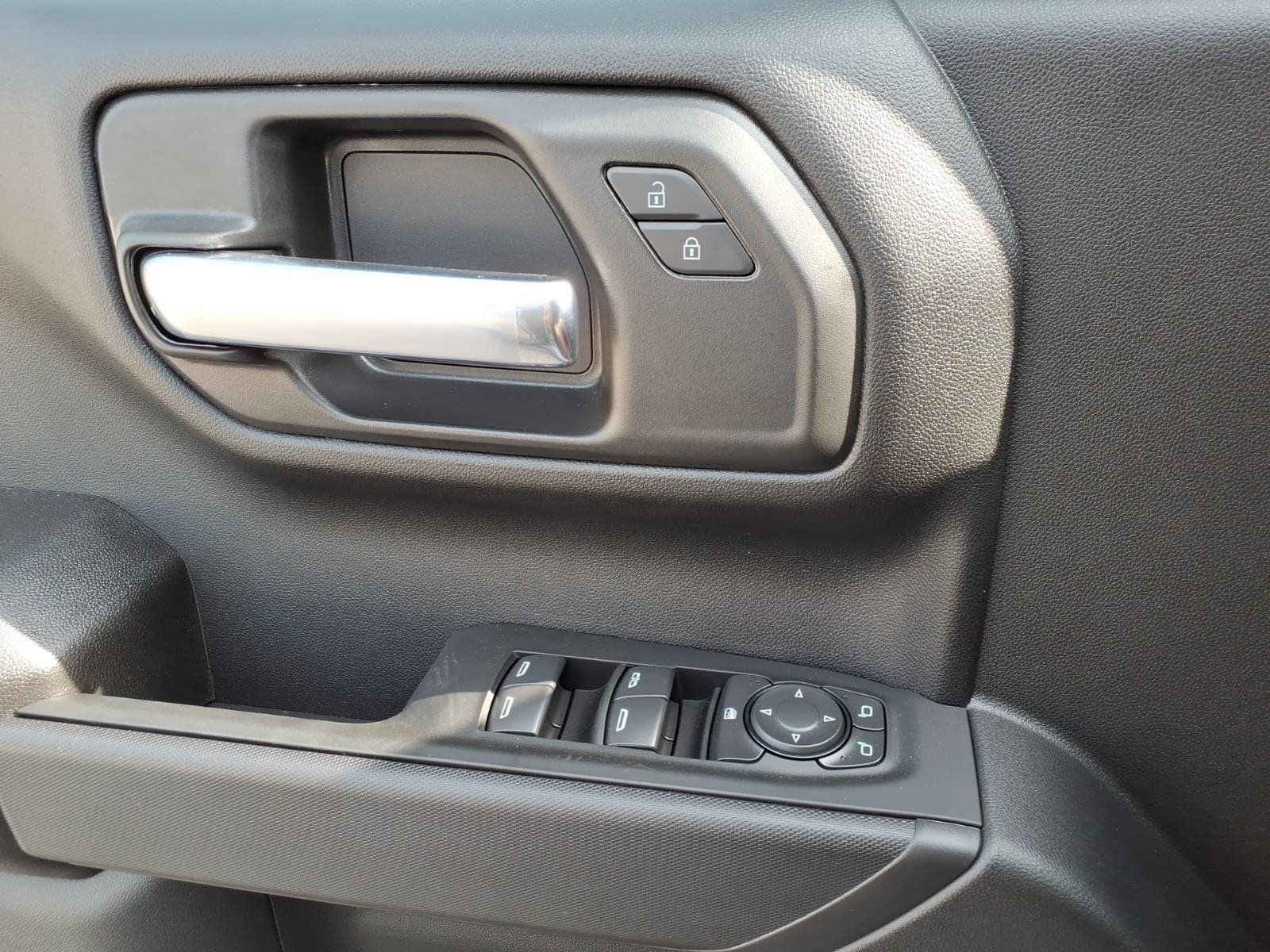 New 2026 Chevrolet Silverado 2500 ZR2 w/ LPO, Dark Essentials Package AWD/4WD image 27