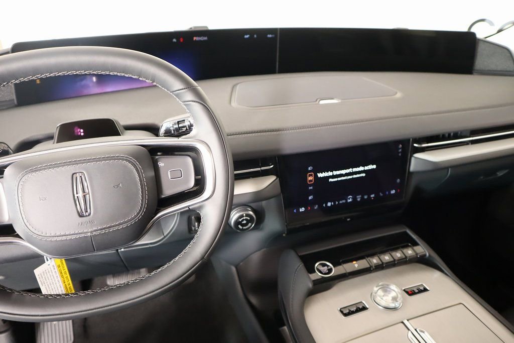 New 2025 Lincoln Navigator Reserve image 5