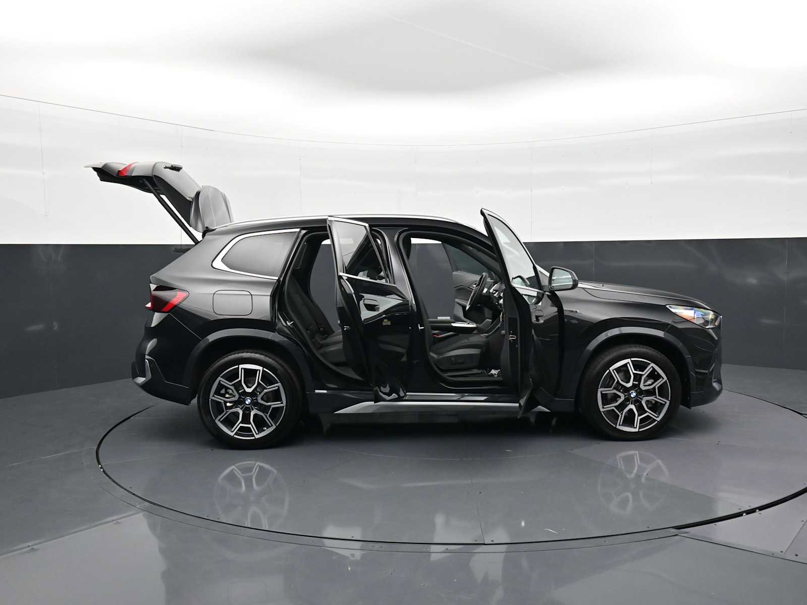 Used 2026 BMW X1 xDrive28i w/ Convenience Package AWD/4WD image 35
