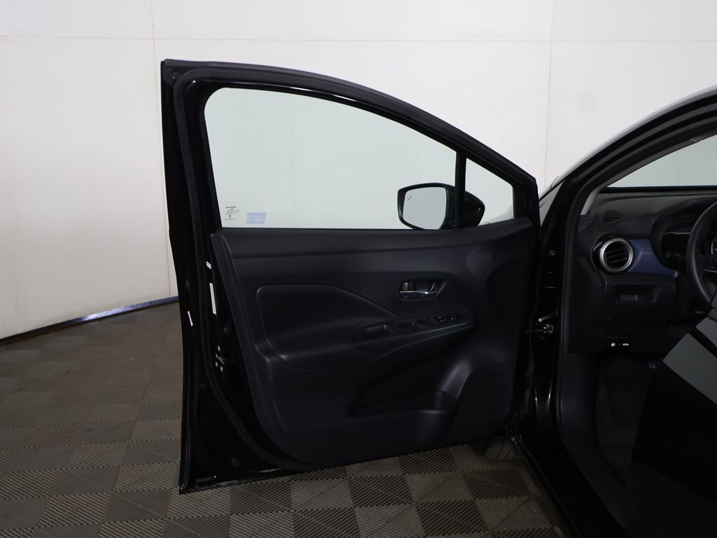 Used 2025 Nissan Versa SV image 15