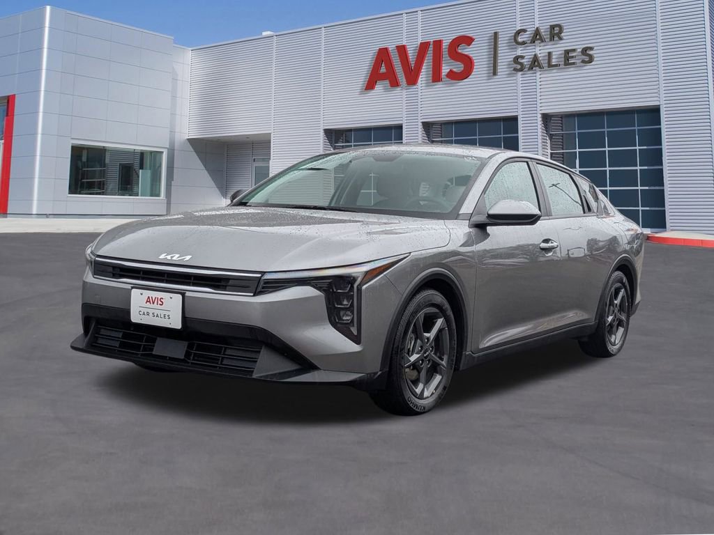 Used 2025 Kia K4 LXS image 1
