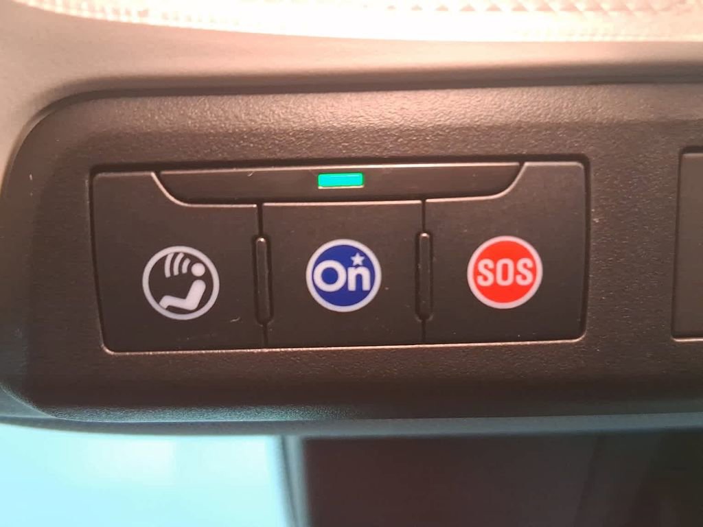 Used 2025 Chevrolet TrailBlazer LT image 37