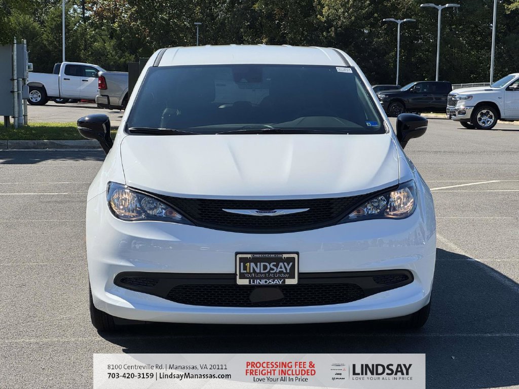 New 2027 Chrysler Pacifica LX FWD image 3