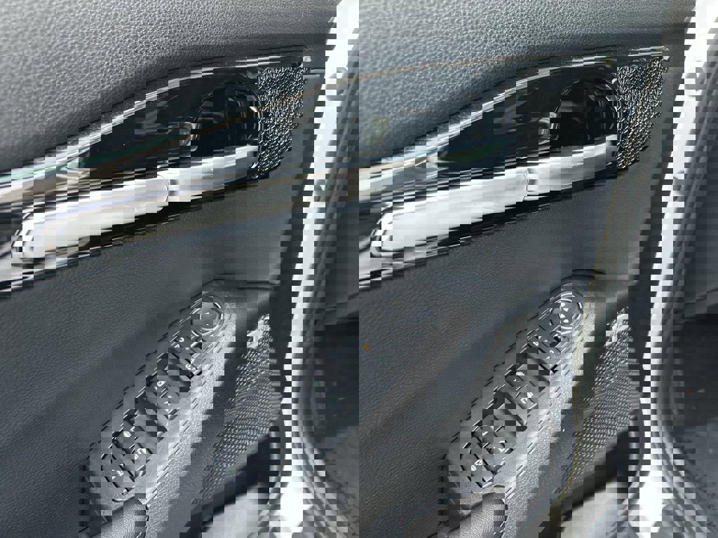 New 2026 Kia Seltos SX w/ SX Sunroof Package image 18