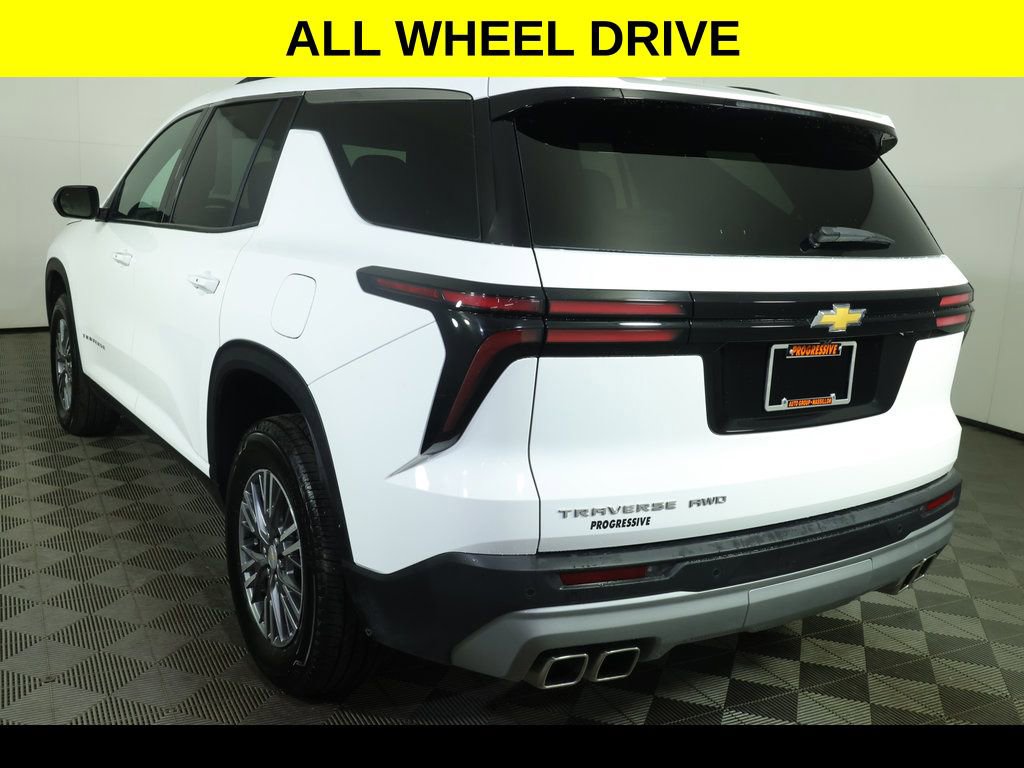 Used 2025 Chevrolet Traverse LT AWD/4WD image 5