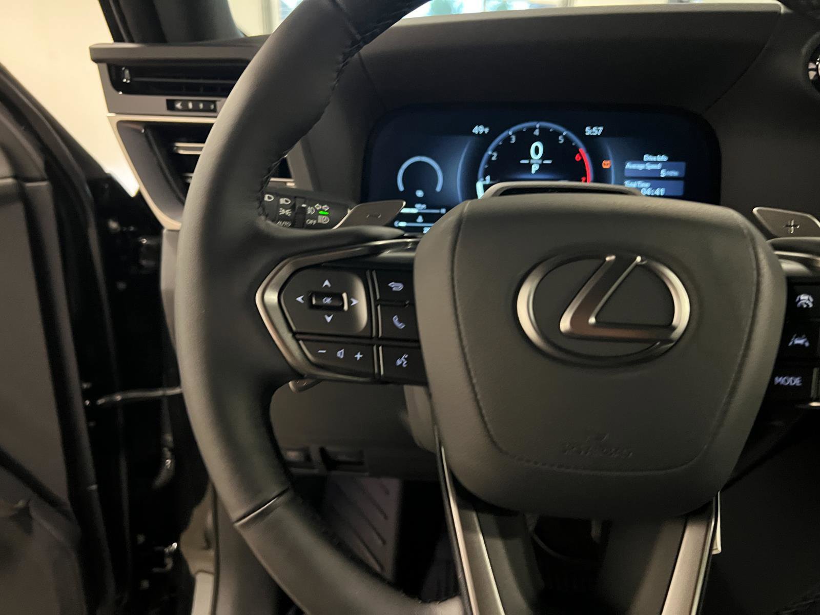 Used 2026 Lexus GX 550 w/ Accessory Package (2T) AWD/4WD image 13