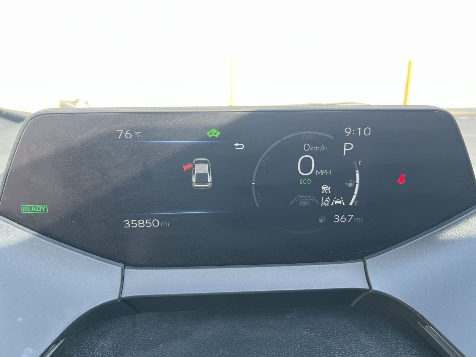 Used 2025 Toyota Prius LE FWD image 16