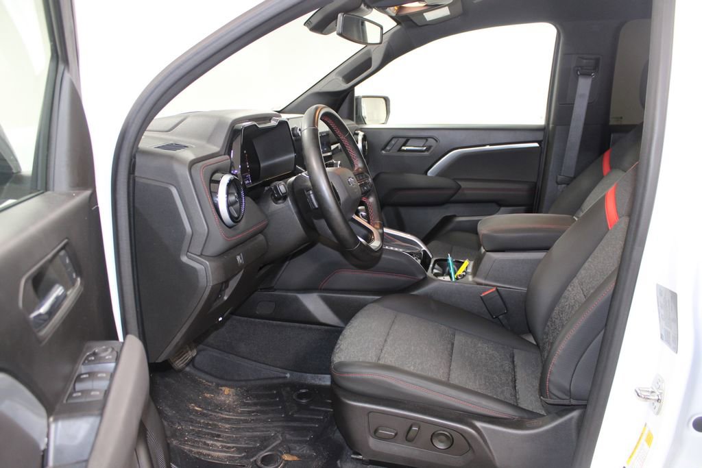 Used 2023 Chevrolet Colorado Z71 w/ Z71 Convenience Package 2 image 18