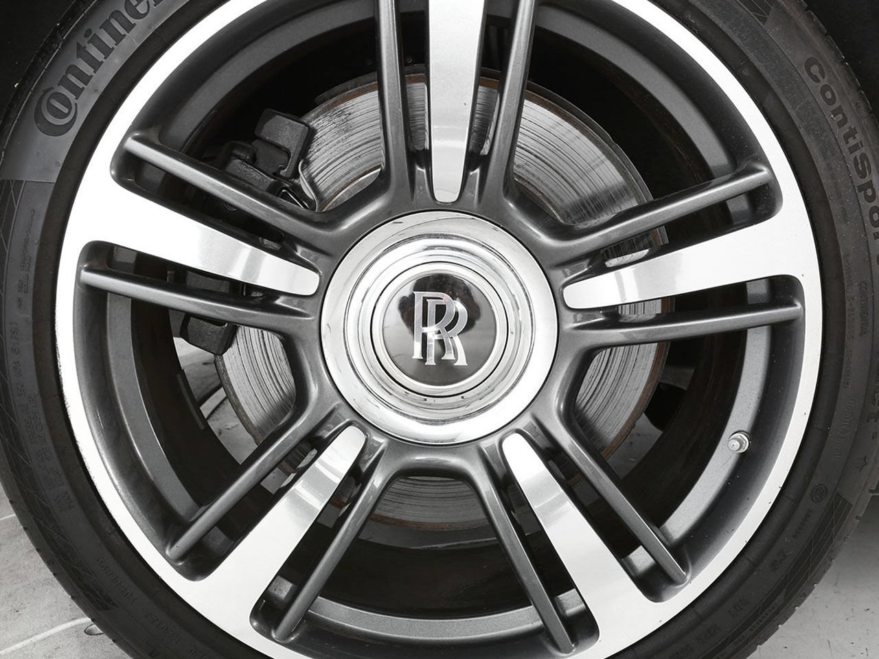 Used 2015 Rolls-Royce Wraith RWD image 7