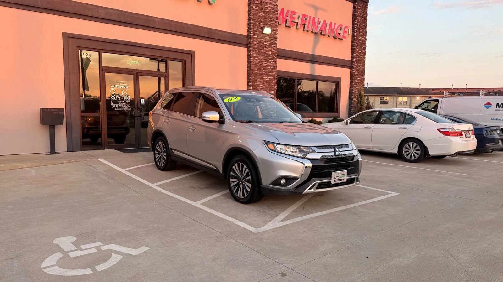 Used 2020 Mitsubishi Outlander SE image 7