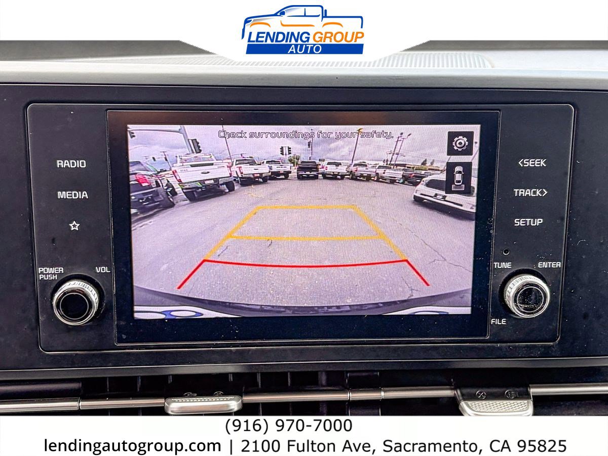 Used 2022 Kia Carnival LX FWD image 24