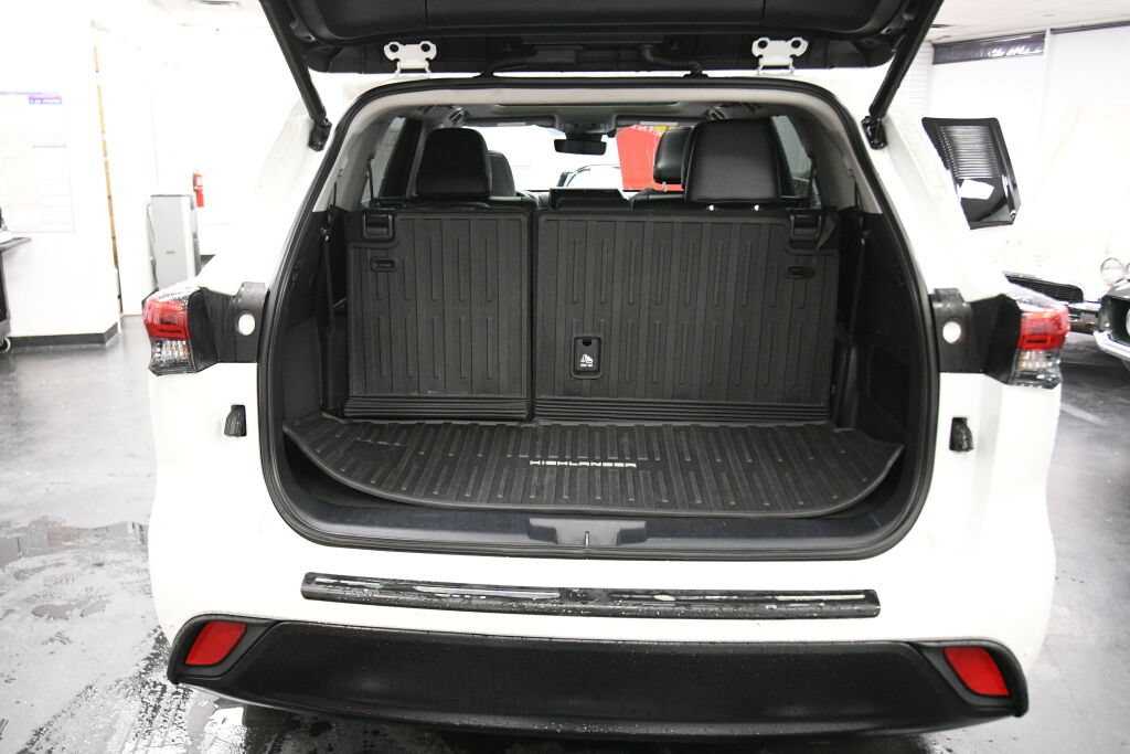 Used 2021 Toyota Highlander Platinum AWD/4WD image 26
