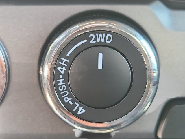 Used 2020 Toyota Tacoma TRD Sport AWD/4WD image 32