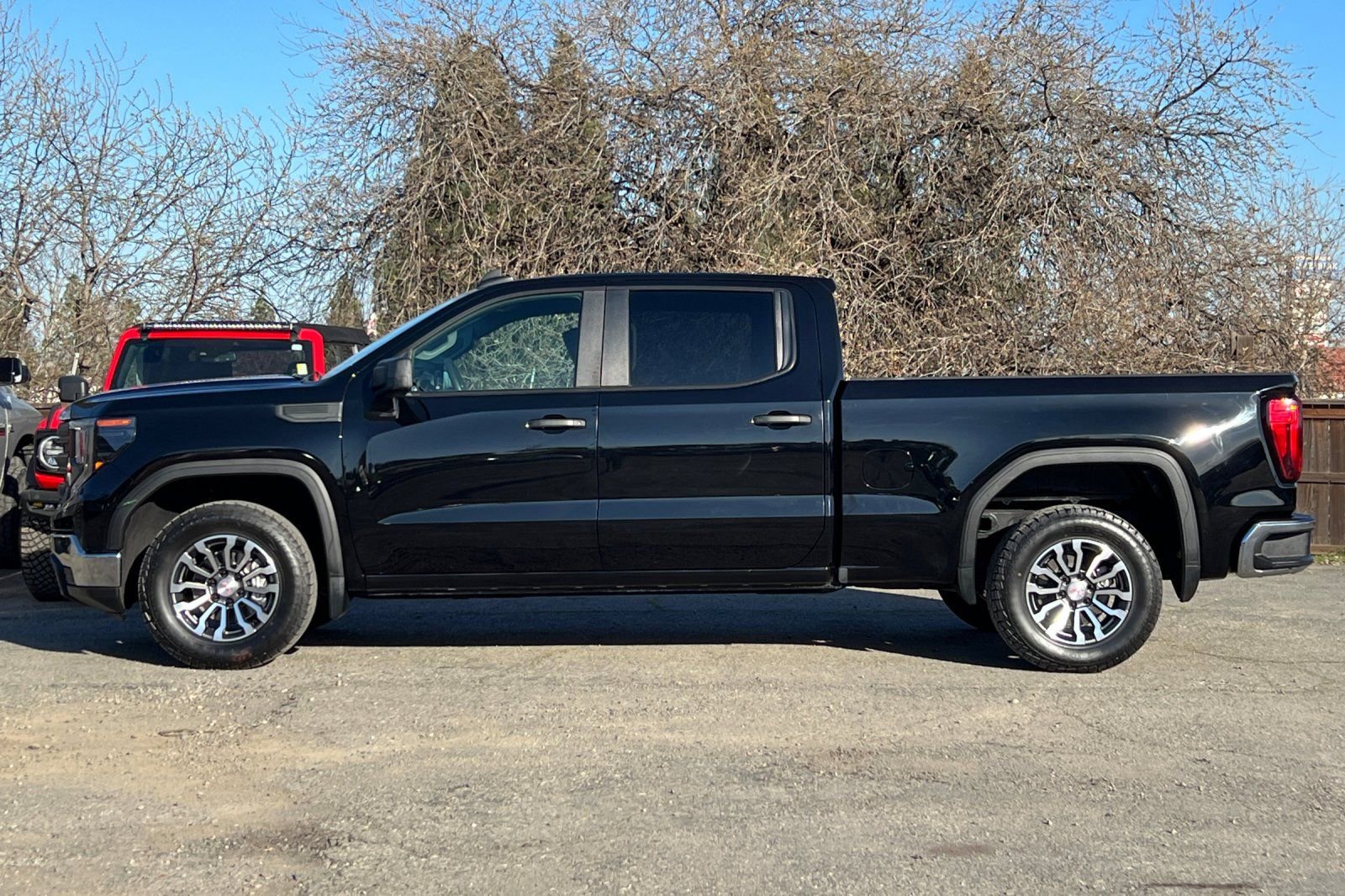 Used 2024 GMC Sierra 1500 Pro w/ Pro Value Package image 7