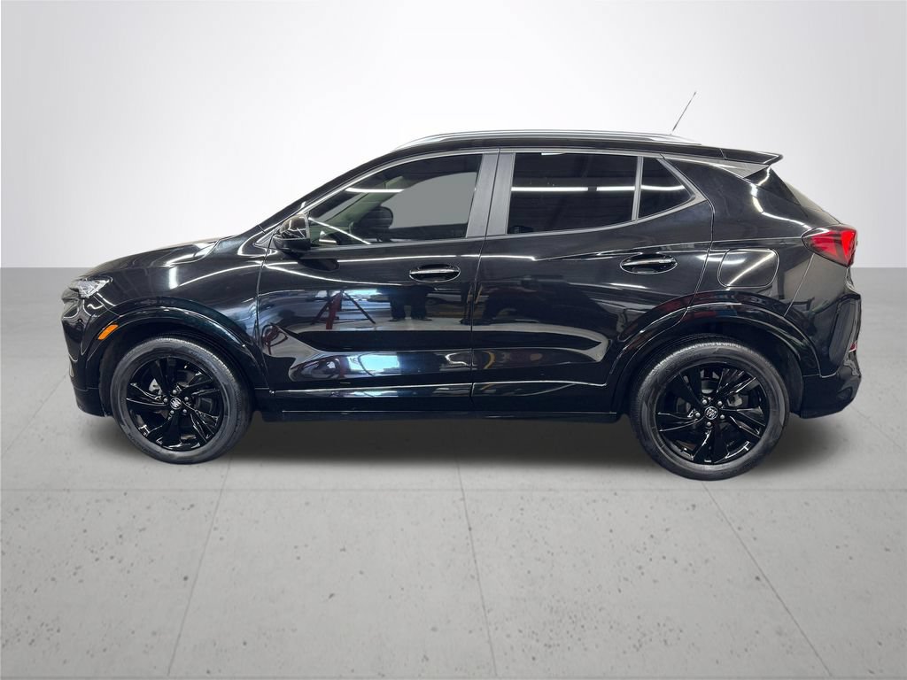 Used 2024 Buick Encore GX Sport Touring FWD image 2