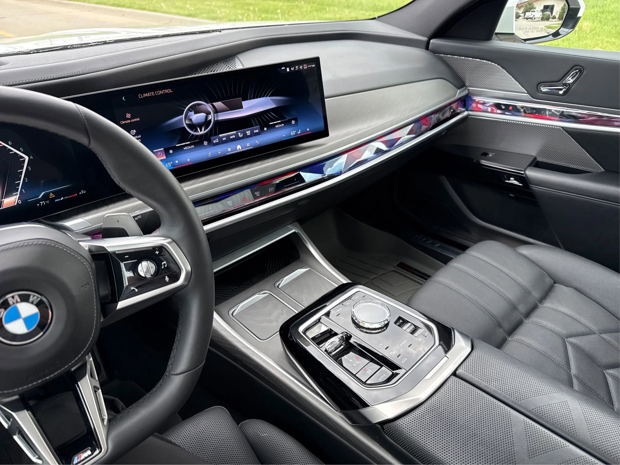 Used 2023 BMW 760i xDrive AWD/4WD image 16