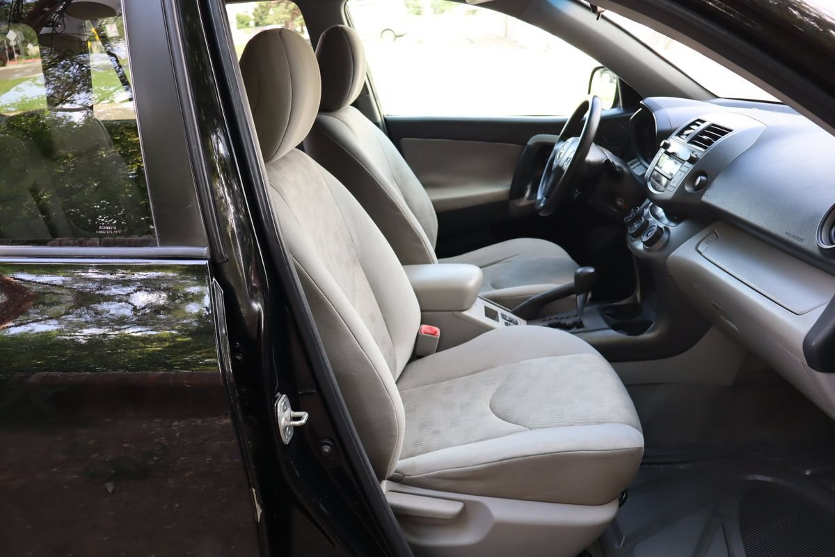 Used 2011 Toyota RAV4 4WD w/ Base L4 Extra Value Pkg image 25