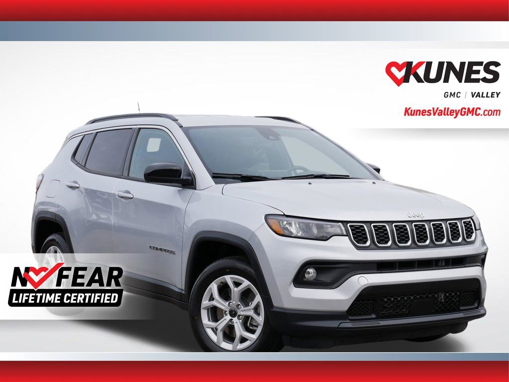 Used 2025 Jeep Compass Latitude AWD/4WD image 1