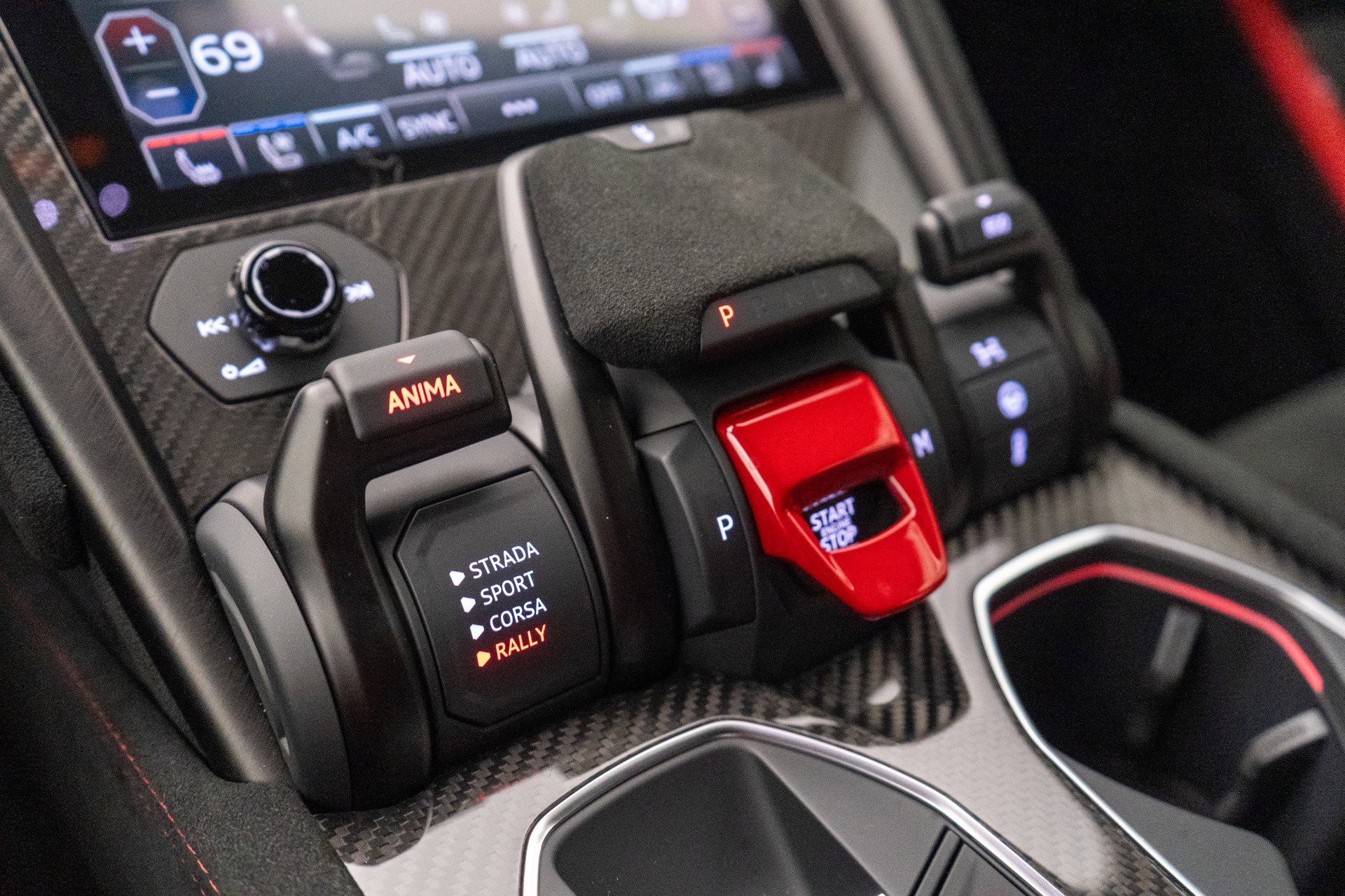 Used 2024 Lamborghini Urus Performante image 31